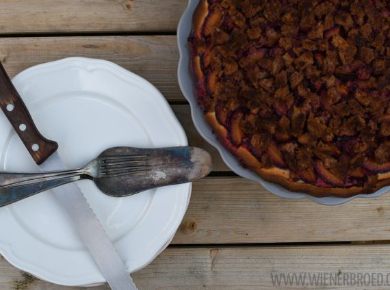 No nix verkomme lasse… {Zwetschgenkuchen mit Brotstreuseln}