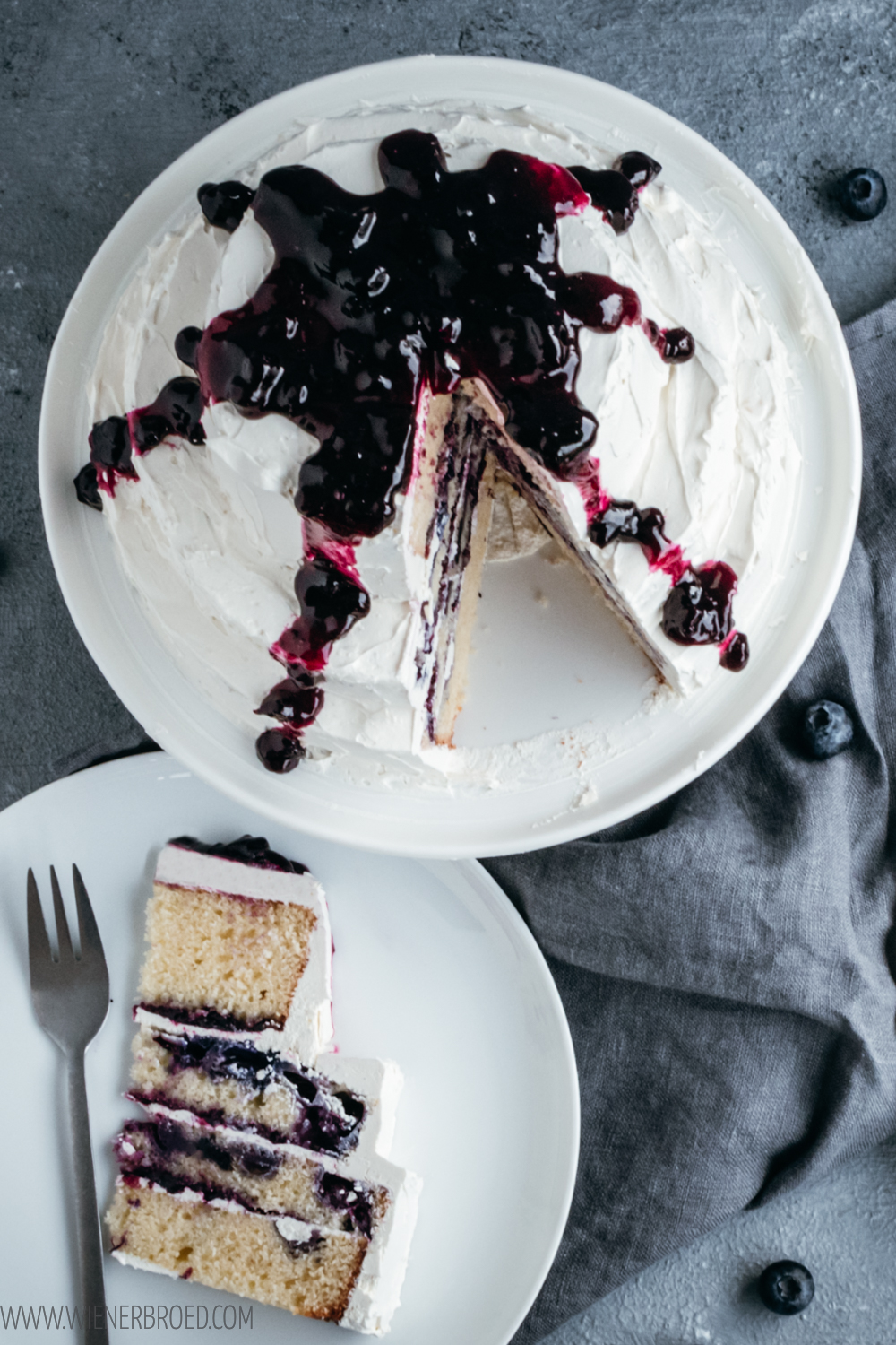 Blaubeer-Torte mit weißem Schokoladenfrosting - Wienerbrød