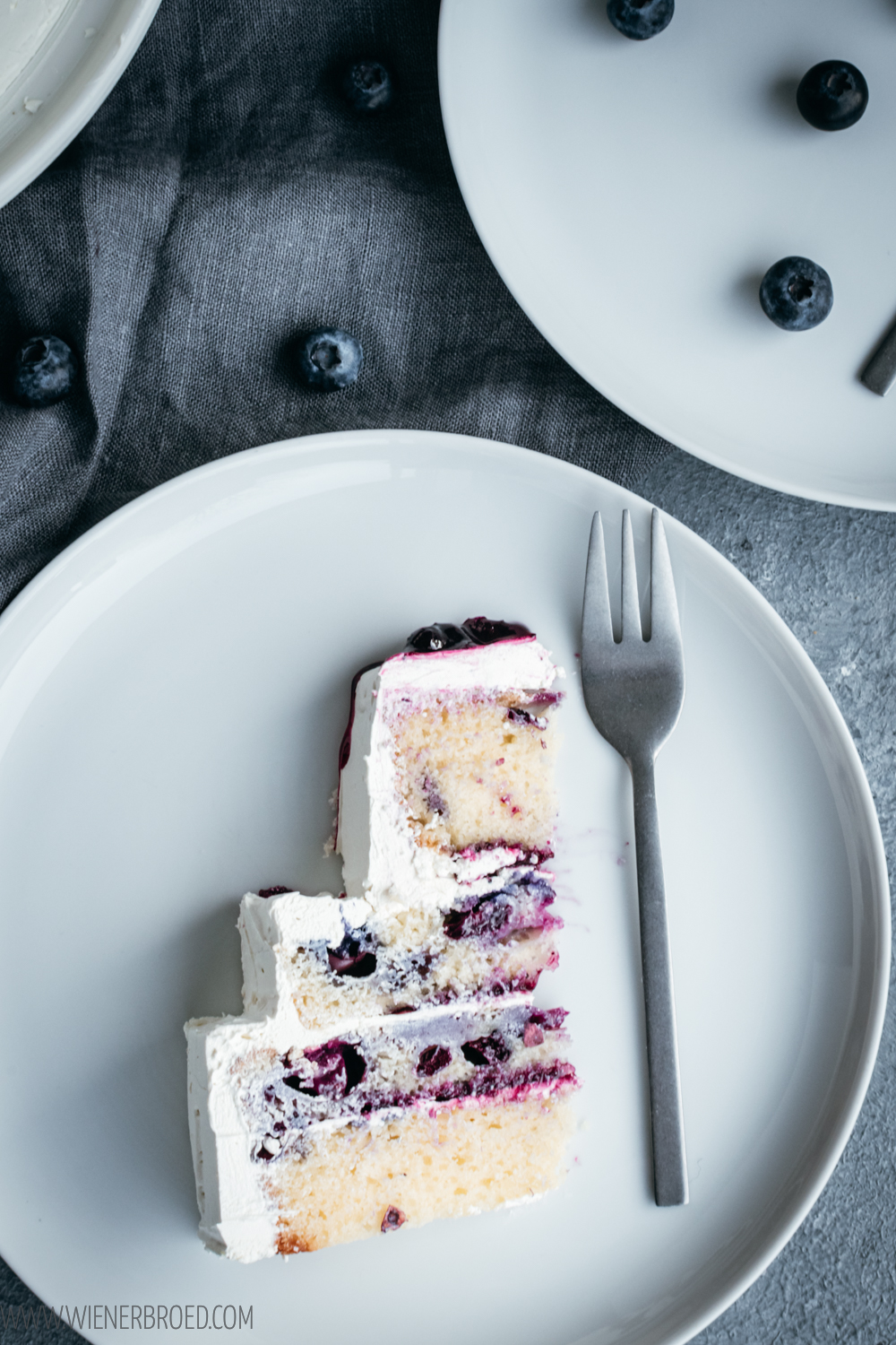 Blaubeer-Torte mit weißem Schokoladenfrosting - Wienerbrød
