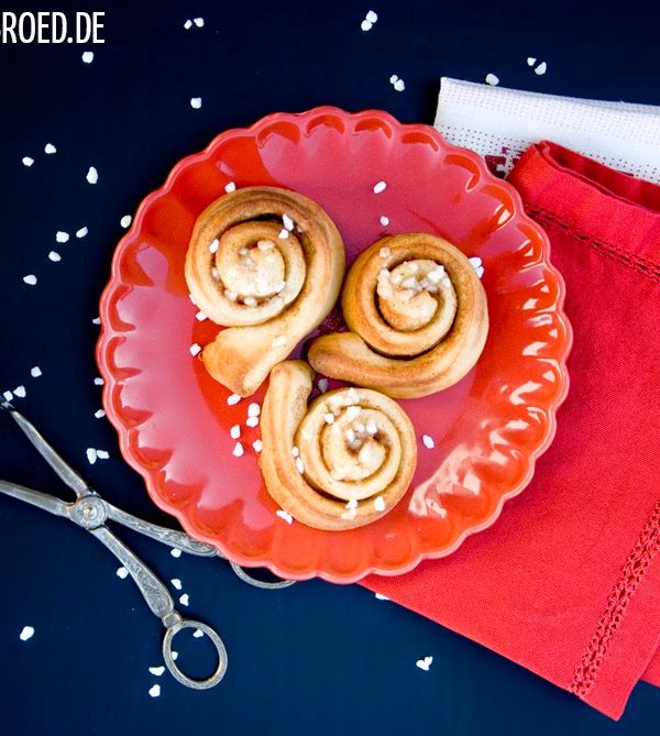 Rezept für original Kanelbullar, die schwedische Zimtschnecke, für Bullerbü-Feeling, Zimtschnecken-Rezept, Schnecken wie bei Ikea / Swedish cinnamon bun [wienerbroed.com]