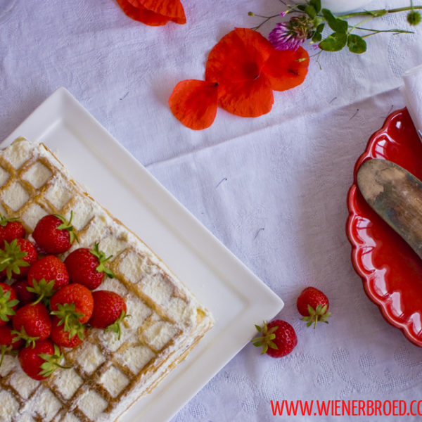 Erdbeer-Biskuitwaffel-Torte - Wienerbrød - skandinavisch backen