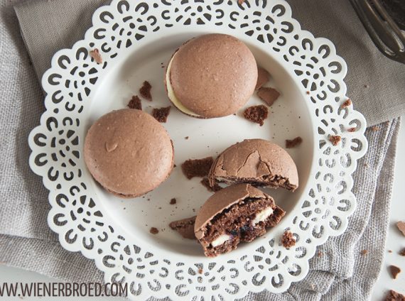 Grüßle aus der Heimat {Schwarzwälder Kirsch-Macarons}
