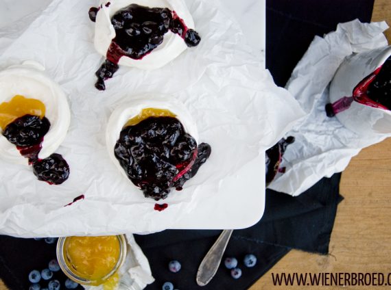 Ein Träumchen aus Blaubeeren und Zitrone {Blaubeer-Zitronen-Pavlova}