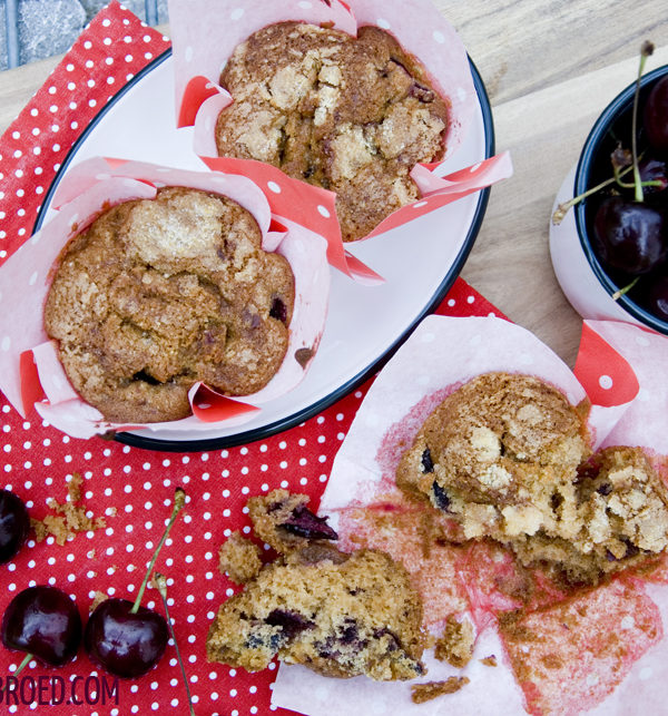 Kirsch-Marzipan-Muffins / Cherry Marcipan Muffins [wienerbroed.com] Fluffige Muffins amerikanische Art / fluffy muffin made the american way