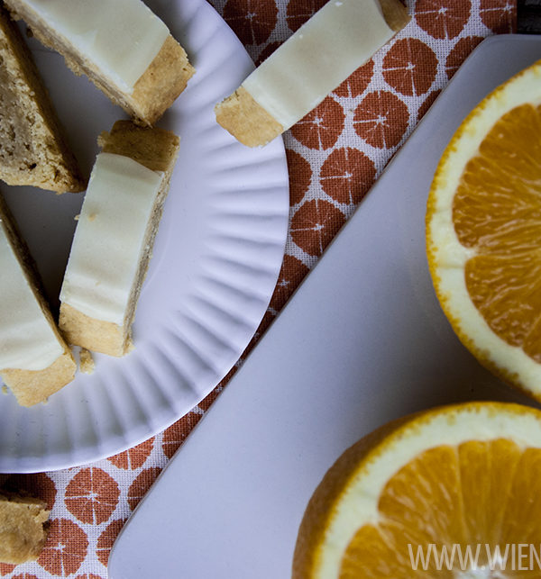 Apelsinsnittar - schwedische Apfelsinenschnitten / Swedish orange bars [wienerbroed.com] leckere Orangen-Mandel-Füllung in knusprigem Keksteig / tasty orange almond filling in a crusty cookie bar