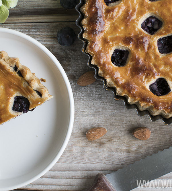 Blaubeer-Mandel-Pie /Blueberry almond pie [wienerbroed.com] Das perfekte Soulfood für Schmuddelwetter / the perfect soulfood for lousy weather