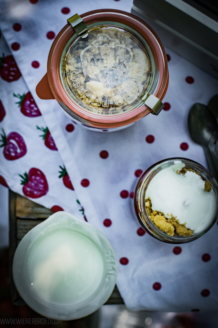 Erdbeergrütze mit Streuseln - Wienerbrød - skandinavisch backen