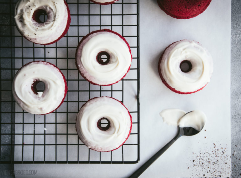 {Red Velvet-Donut} Los geht’s mit der Weihnachtsbäckerei
