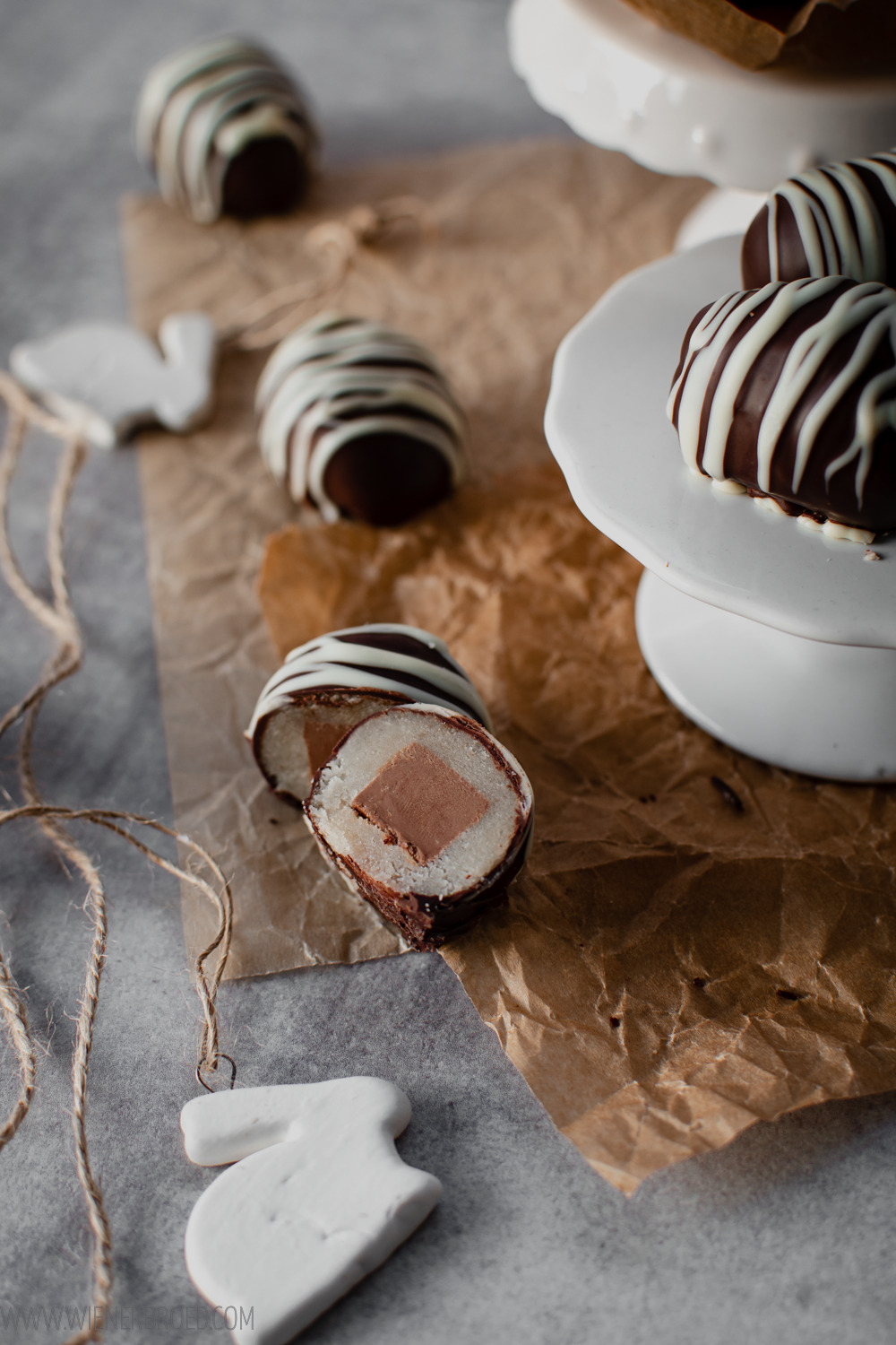 Nougat und Marzipan in dänischem Osterei