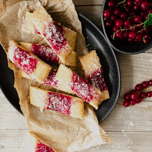 Rote Johannisbeeren in Schweden – Rezept für Syltsnittar